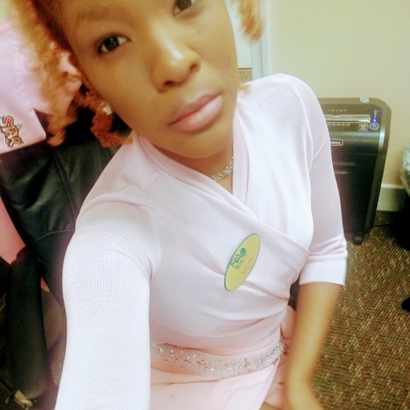 Meet your Posher, Nailah - Picture 2 of 2